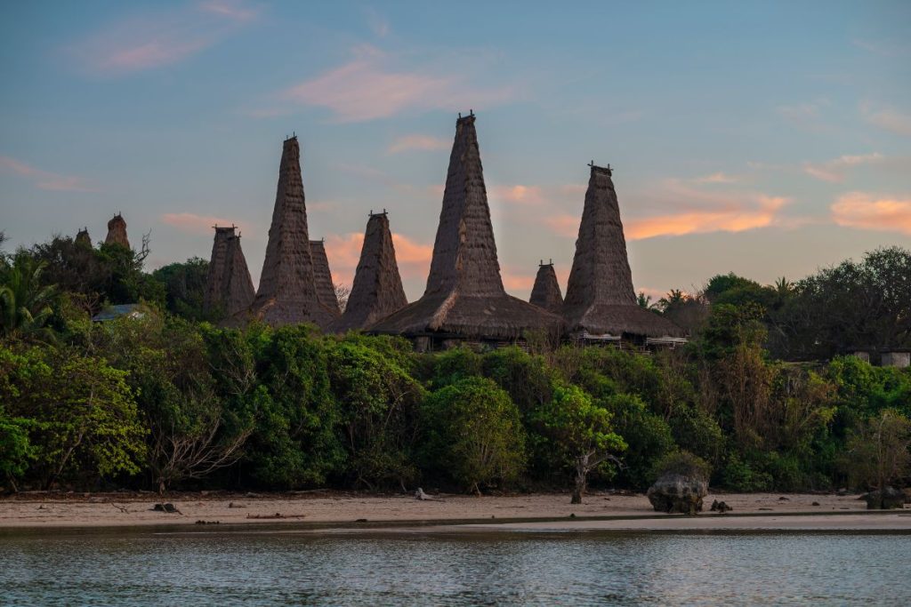 sumba island indonesia luxury tour