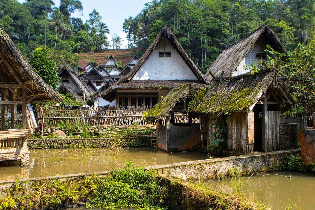 Bat Obay – Butui Village