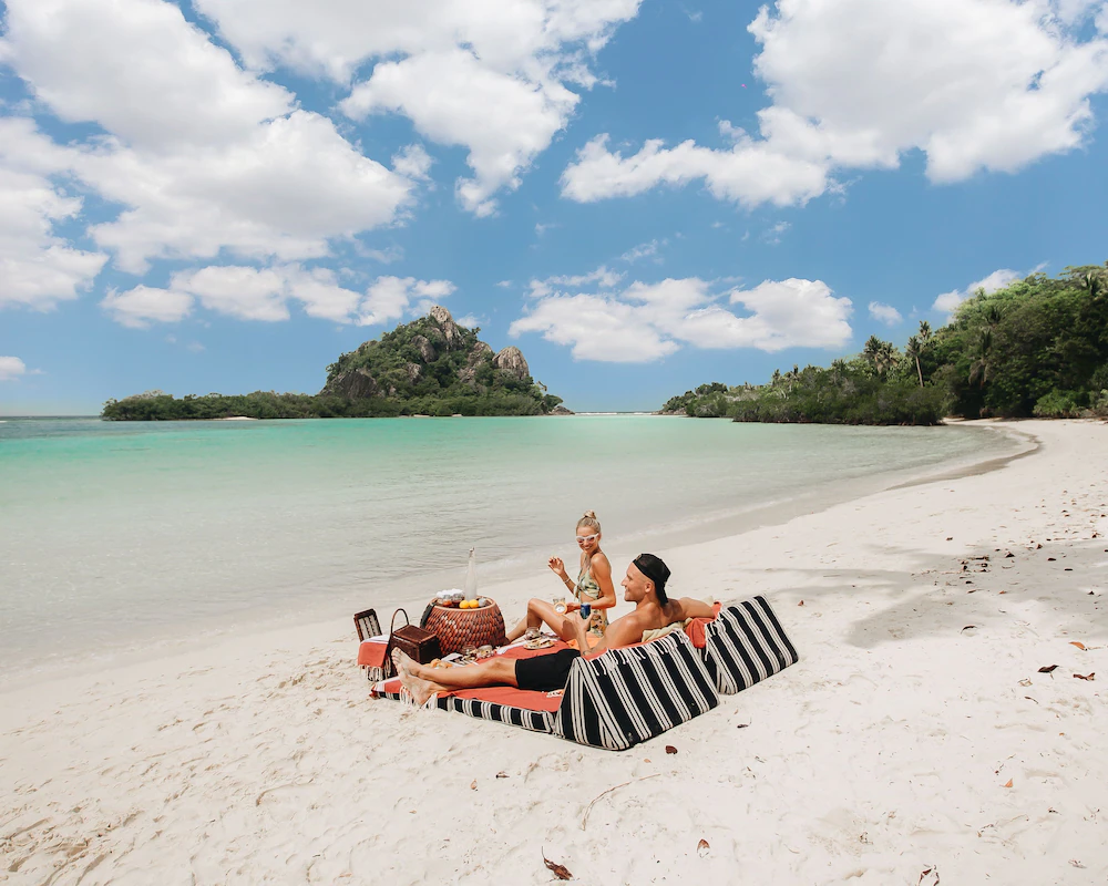 Crystal-clear lagoon and tropical nature at Bawah Reserve
