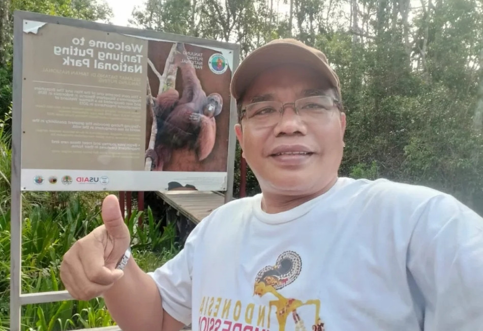 Tanjung Puting National Park welcome sign for an orangutan tour in Kalimantan