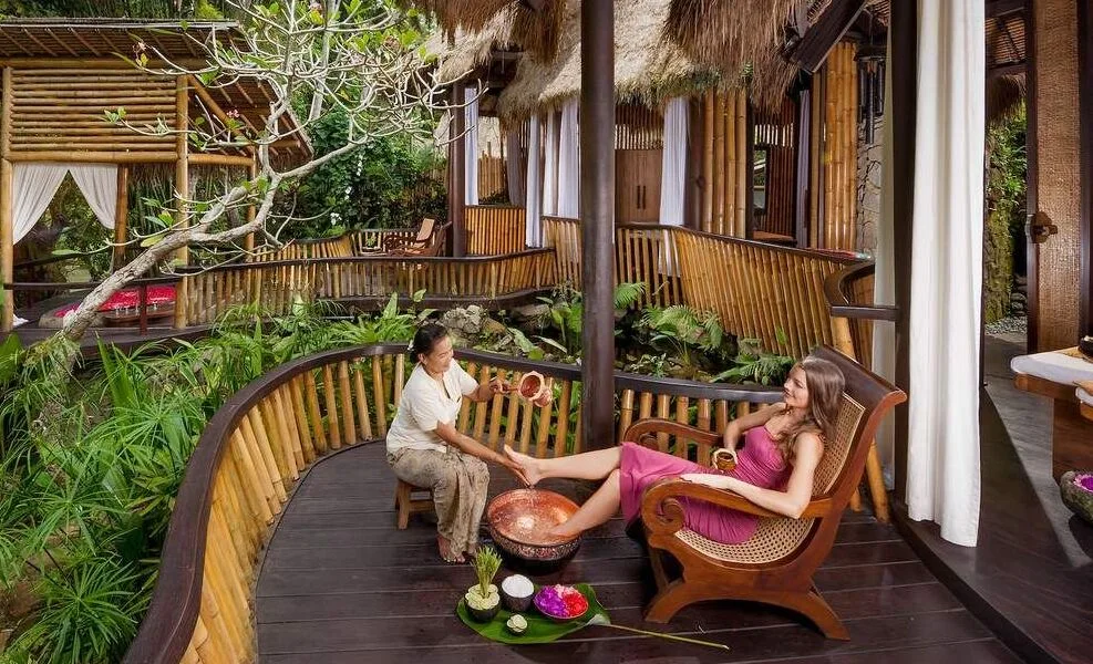 luxury wellness resorts indonesia