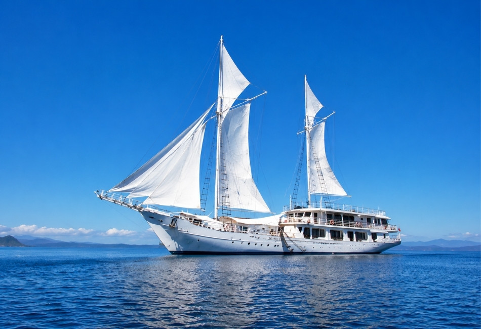 AYANA Lako Di’a – Best for Resort-Style Service at Sea