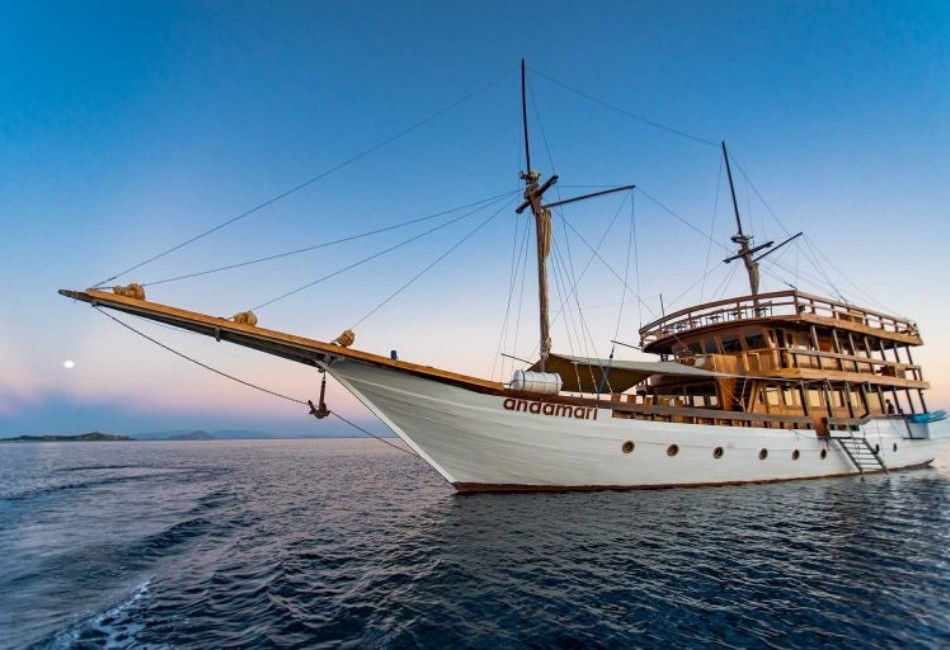 Andamari – Best for a Smaller-Group Komodo Sailing