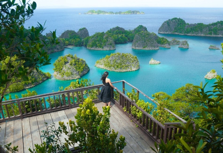 Captivating View of Piaynemo Islands, Indonesia