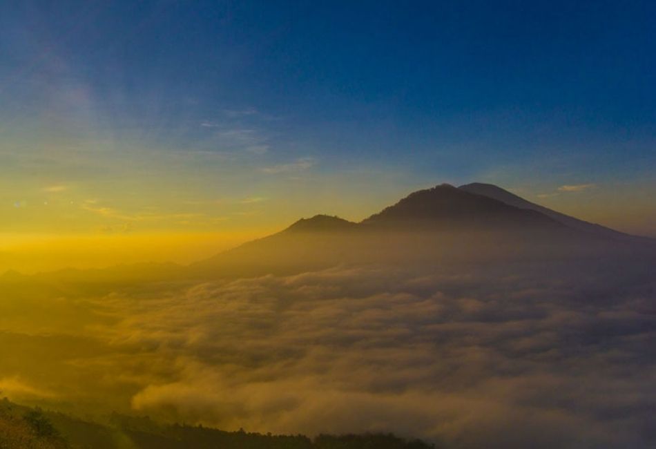 mount batur sunrise trekking